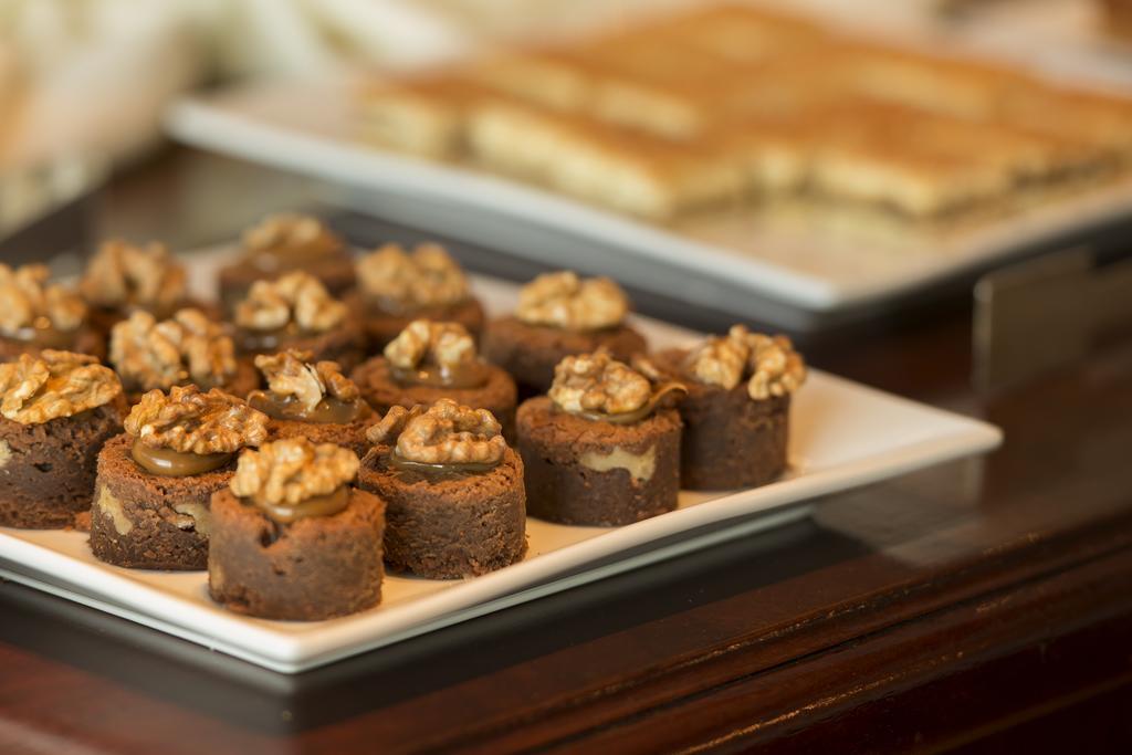 Arakur Ushuaia Resort & Spa מראה חיצוני תמונה Walnut baklava